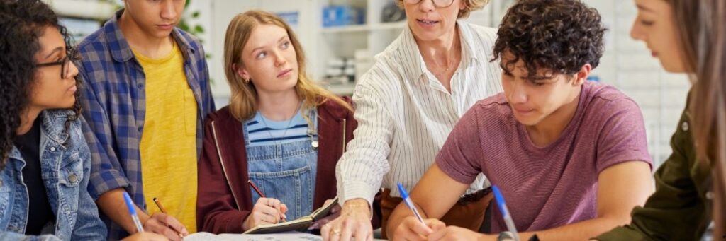 Sınavlara Tek Başına mı, Grup Halinde mi Çalışmalı Avantajlar ve Doğru Seçim Kılavuzu